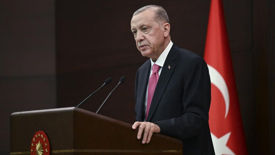 Cumhurbaşkanı Erdoğan, madalya kazanan tekvandocuları tebrik etti