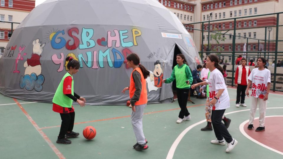 Deprem bölgesinde spor okulu açılacak