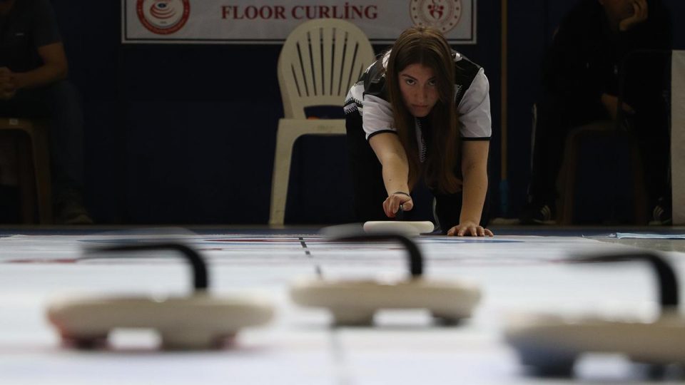 Floor Curling Gençler Türkiye Şampiyonası Karaman’da başladı