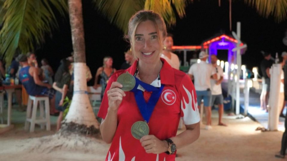 Milli sporcu Şahika Ercümen başarılarına iki altın madalya daha ekledi