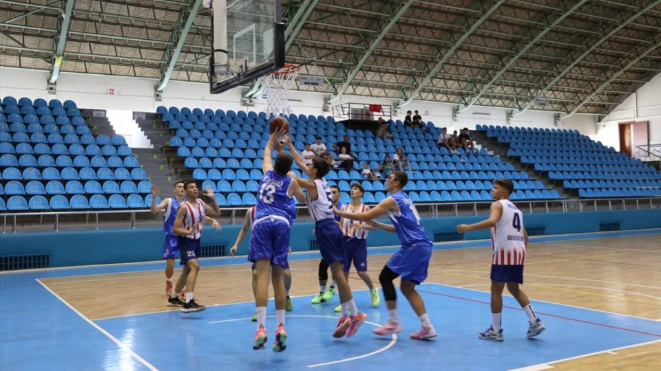 Türkiye Bulgaristan ve Sırbistan’dan 350 basketbolcu sezona Edirne’de hazırlanıyor